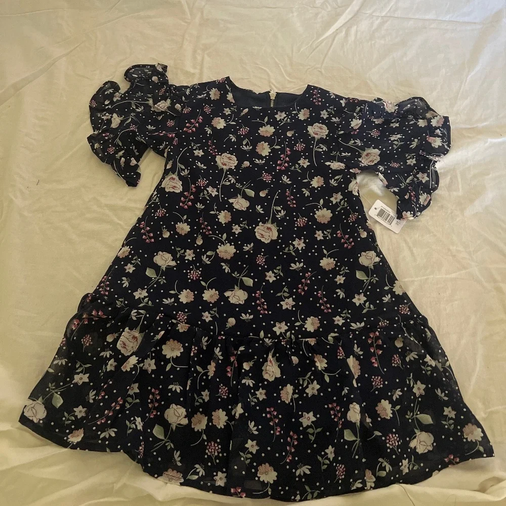 Clothes - Picture 1 of 1